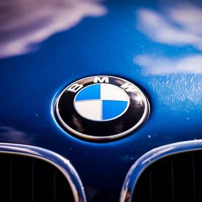 BMW отмечает семь лет электрификации в Сингапуре
