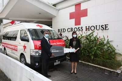 Eurokars Group передала транспортёр Красному Кресту Сингапура Eurokars Group передала транспортёр Красному Кресту Сингапура