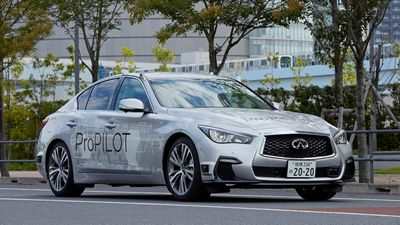Nissan тестирует полностью автономную технологию прототипа на улицах Токио