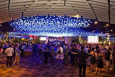 sgCarMart награждает победителей в Gardens by the Bay