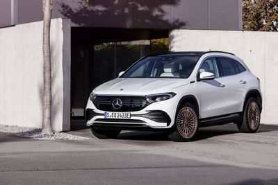 Mercedes представляет полностью электрический EQA в Сингапуре Mercedes представляет полностью электрический EQA в Сингапуре