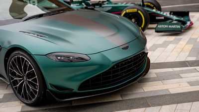 Aston Martin DB5 отправляется в коробку с игрушками, чтобы запустить кампанию No Time To Die