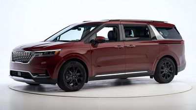 Kia Carnival получает награду IIHS Top Safety Pick