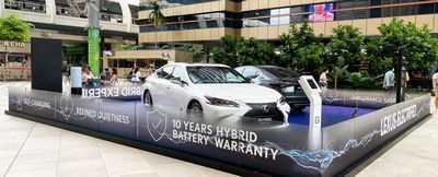 Выставка Lexus Hybrid на PLQ Plaza