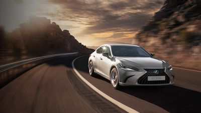 Lexus представляет линейку ES с первым в истории гибридом ES