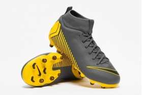 Kia дарит детям-беженцам футбольные бутсы